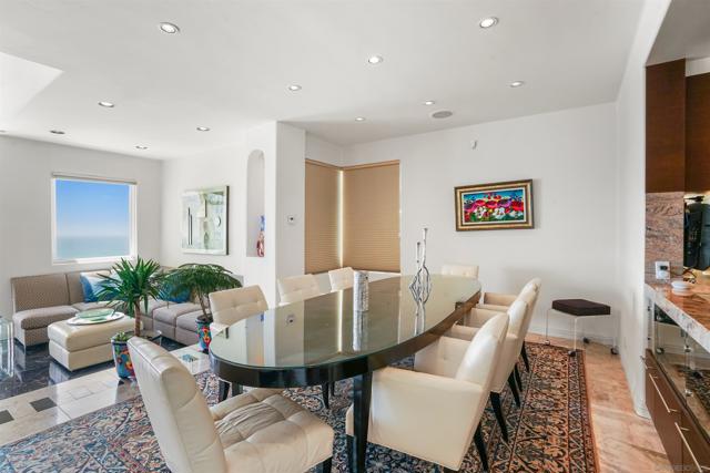 5756 La Jolla Corona Dr, La Jolla CA: https://media.crmls.org/mediaz/25cace04-bf43-4e08-a72b-7062403399c9.jpg