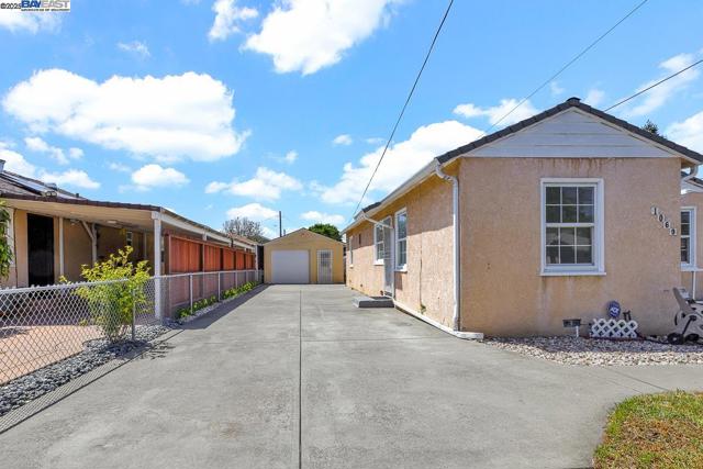 1069 Melcher St, San Leandro CA: https://media.crmls.org/mediaz/25caeaaa-4325-49e9-bb40-357586bdbebc.jpg