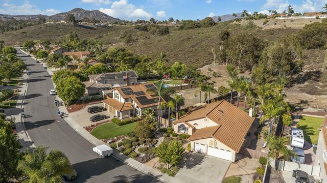 14001 Saddlewood Drive, Poway CA: https://media.crmls.org/mediaz/25cb3d5e-98c9-423f-8aca-13d00dbcfa5f.jpg