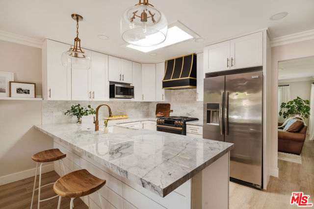 2641 Hartland Circle, Westlake Village CA: https://media.crmls.org/mediaz/25cbf2e3-f41d-451d-b0f2-449e9e3558e2.jpg