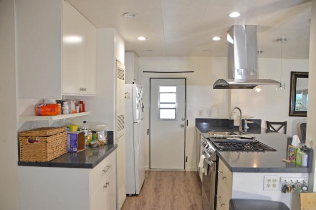 Detail Gallery Image 11 of 30 For 245 W Bobier Dr #SPC 91,  Vista,  CA 92083 - 2 Beds | 2 Baths