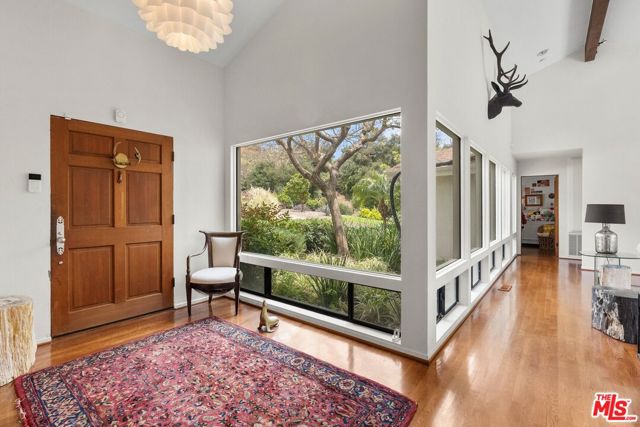 10697 Calle Quebrada, Goleta CA: https://media.crmls.org/mediaz/25cc56ca-e55d-4381-99b4-4b9502e97019.jpg