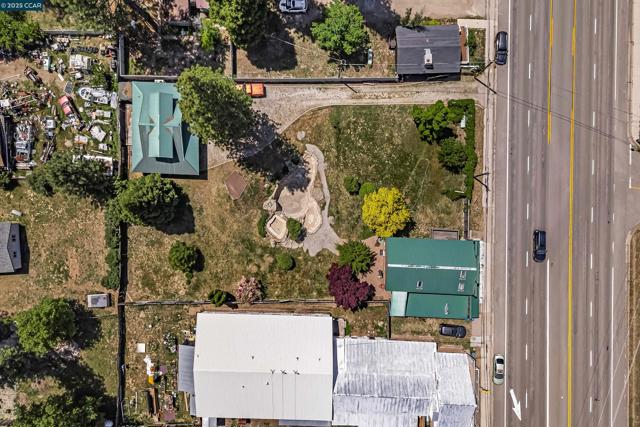 2266 E Main Street, Quincy CA: https://media.crmls.org/mediaz/25cc64cb-427d-4eb3-aac9-66c727b3eda2.jpg