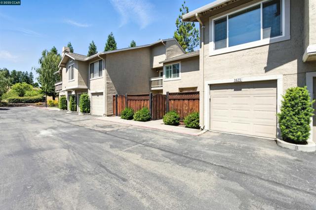 3625 Crow Canyon Road, San Ramon CA: https://media.crmls.org/mediaz/25ccf5f0-8b5e-4427-b2d5-ce3484e9540e.jpg