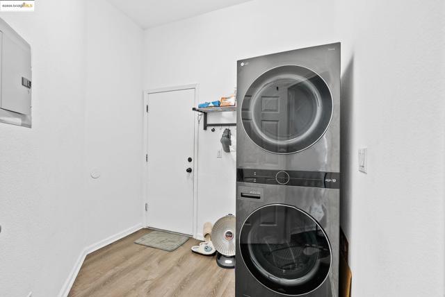 2105 Bedrock Way, Antioch CA: https://media.crmls.org/mediaz/25cd991d-235c-4ffc-8954-fb3e5068623a.jpg