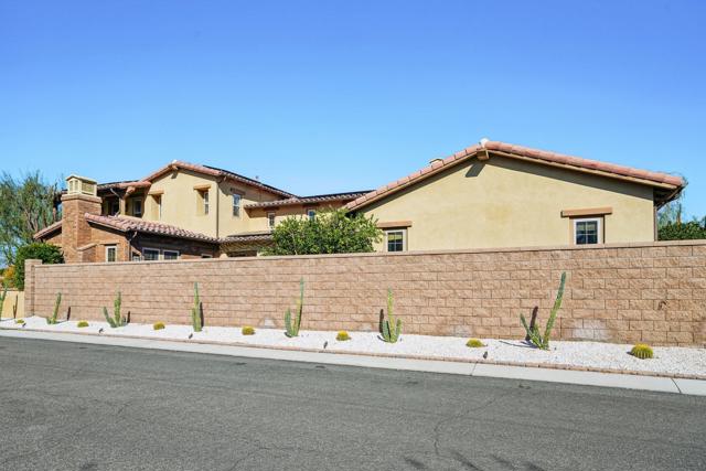 4449 Esplanade Lane, Palm Springs CA: https://media.crmls.org/mediaz/25cdbdf8-2879-4981-94c7-ffb391c6bdec.jpg