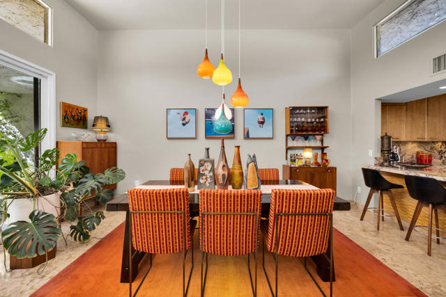 2327 Casitas Way, Palm Springs, CA 92264