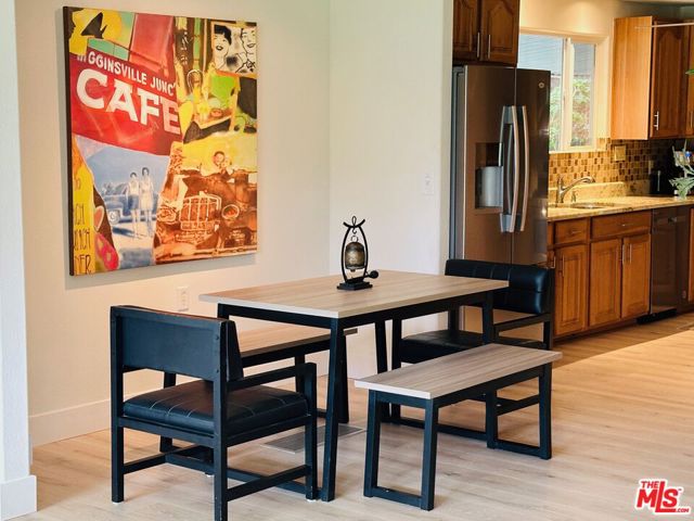 425 S Paseo Laredo, Cathedral City CA: https://media.crmls.org/mediaz/25ce6570-672e-4941-b9f3-151e1605d2b3.jpg