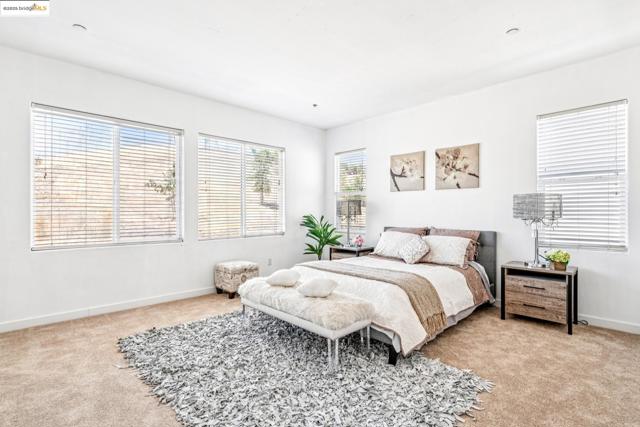 4576 Benton St, Antioch CA: https://media.crmls.org/mediaz/25cfa3cc-ebde-419e-8baf-94744b9105cd.jpg