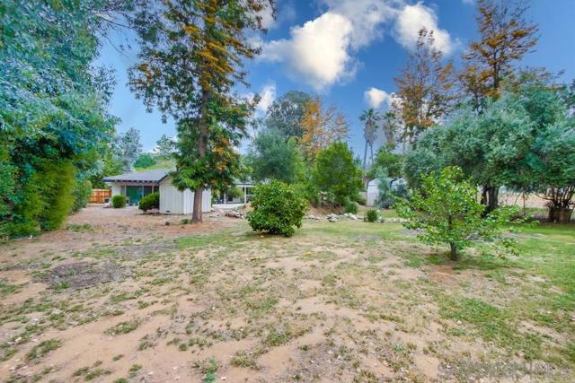 16820 Orchard Bend Rd, Poway CA: https://media.crmls.org/mediaz/25cfe57d-3d46-42a8-a0f6-47ce8d443318.jpg