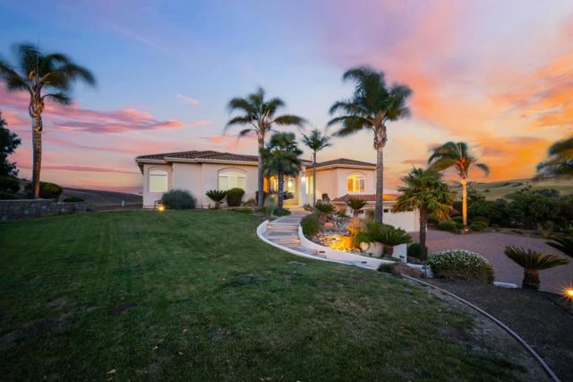 4165 Ashford Circle, Hollister CA: https://media.crmls.org/mediaz/25cff53b-8c15-4176-802a-4054a500cc46.jpg