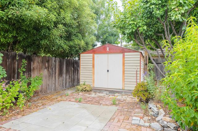 361 Hannon Avenue, Monterey CA: https://media.crmls.org/mediaz/25d0144f-f7f1-477c-8621-c7a84ae58550.jpg