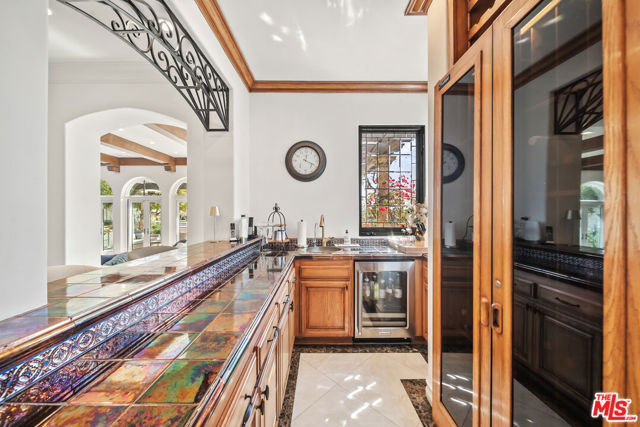 1821 Chastain, Pacific Palisades CA: https://media.crmls.org/mediaz/25d0cab4-439e-4619-bfd0-76c643d5ae14.jpg