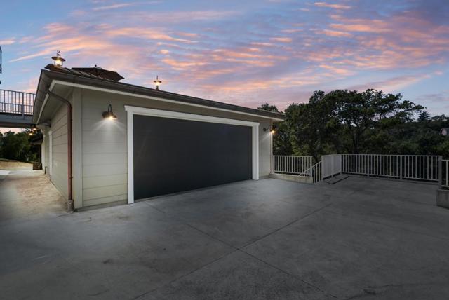 40 S Circle Drive, Santa Cruz CA: https://media.crmls.org/mediaz/25d106b3-1b2c-4fbb-ab28-ae9054d39b5b.jpg