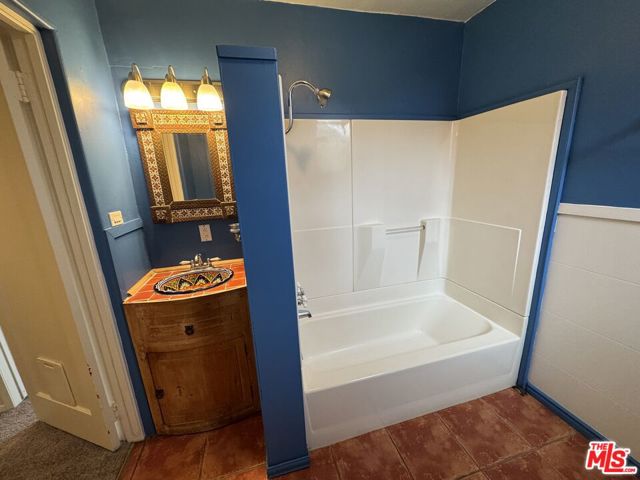 2437 Granville Avenue, Los Angeles CA: https://media.crmls.org/mediaz/25d11a56-e050-4a4c-aff7-b4d41d284be2.jpg