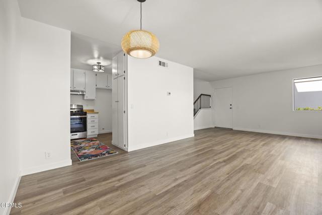 Detail Gallery Image 9 of 34 For 1466 San Simeon Ct #4,  Ventura,  CA 93003 - 2 Beds | 1/1 Baths