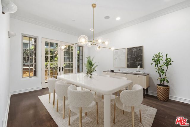 16718 Via Pacifica, Pacific Palisades CA: https://media.crmls.org/mediaz/25d2635a-9786-4d3d-a427-7853394ca996.jpg