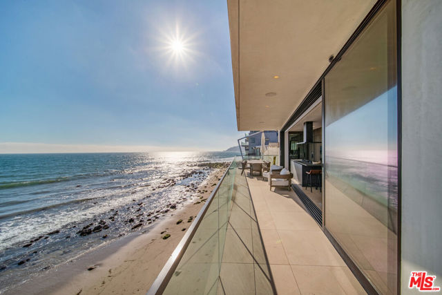 18954 Pacific Coast Highway, Malibu CA: https://media.crmls.org/mediaz/25d2976a-f7fa-4e6b-abbd-4ffe71ee0792.jpg