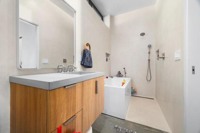 1421 Weston Road, Scotts Valley CA: https://media.crmls.org/mediaz/25d321a4-7210-43f4-a12e-981ddebcb2ee.jpg