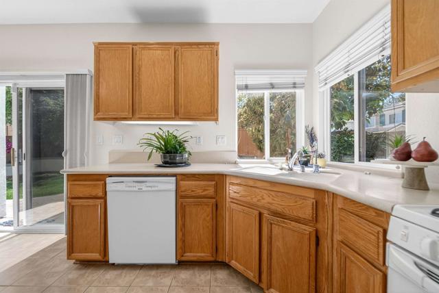 Detail Gallery Image 12 of 55 For 9783 Kika Ct, San Diego,  CA 92129 - 3 Beds | 2/1 Baths