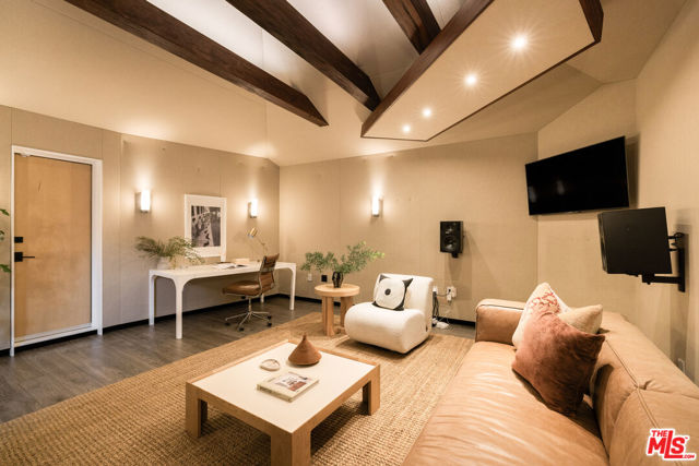 4046 Wasatch Avenue, Los Angeles CA: https://media.crmls.org/mediaz/25d3f409-7e21-4689-9a9c-8d585be14853.jpg