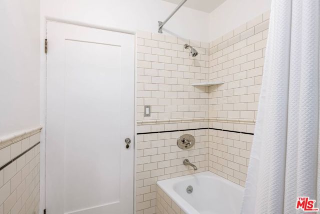 1539 Ensley Avenue, Los Angeles CA: https://media.crmls.org/mediaz/25d460e8-1a04-48d3-aae9-cbdbc7ec81ba.jpg