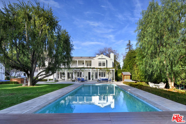 4444 Libbit Avenue, Encino CA: https://media.crmls.org/mediaz/25d503dd-1b94-4fbf-bc5c-76f7ba4bf433.jpg