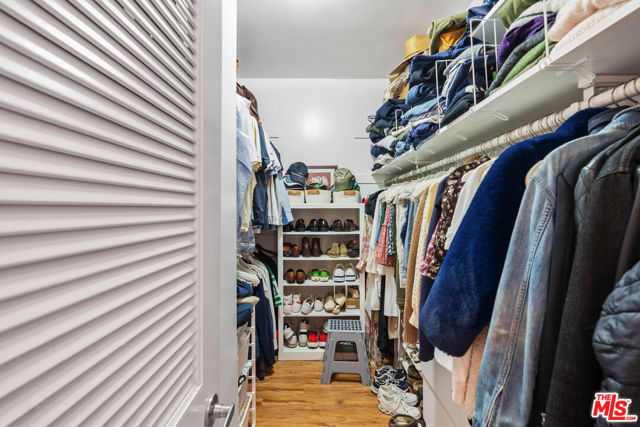 900 Euclid Street, Santa Monica CA: https://media.crmls.org/mediaz/25d523f8-00ad-4449-b679-82bc3f9a6966.jpg