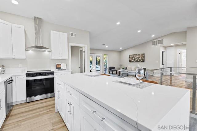 16310 Oak Springs Dr, Ramona CA: https://media.crmls.org/mediaz/25d569e1-c6cd-4b10-a6f0-645a366fb226.jpg