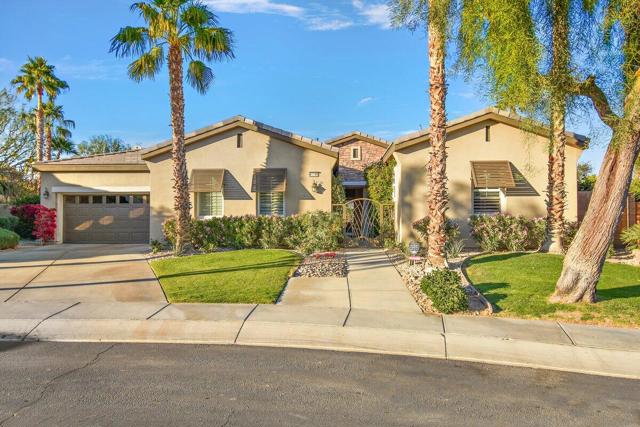81196 Victoria Lane, La Quinta CA: https://media.crmls.org/mediaz/25d5cd55-3747-4e80-9527-e1497c51016b.jpg