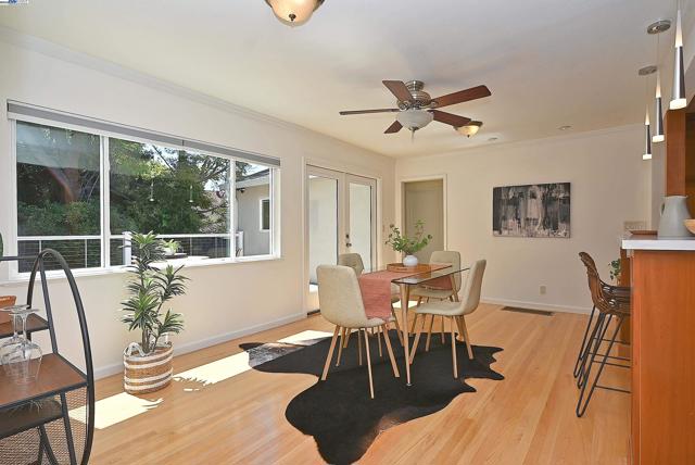 Image 17 of 36 For 2044 Strang Ave