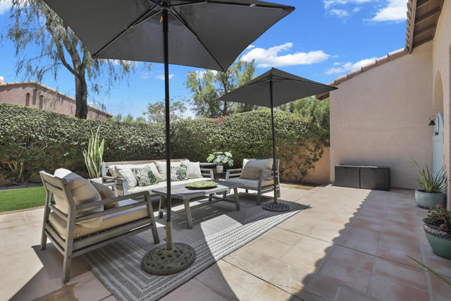 47875 Silverberry Street, La Quinta CA: https://media.crmls.org/mediaz/25d75f41-4907-476e-a675-875deda59aff.jpg