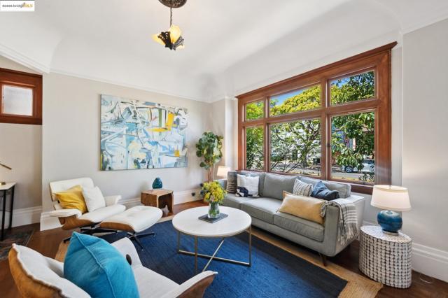 1042 Santa Clara Ave, Alameda CA: https://media.crmls.org/mediaz/25d774a9-720e-4773-8b2b-04f12c0a69f5.jpg