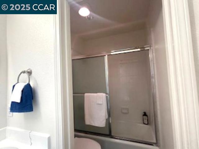 1174 Eddy St, San Francisco CA: https://media.crmls.org/mediaz/25d7ce3c-1b86-4210-bf26-2d16df10d60b.jpg