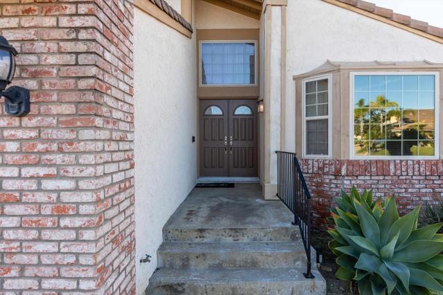 Detail Gallery Image 3 of 41 For 7338 Canyon Breeze Rd, San Diego,  CA 92126 - 4 Beds | 3 Baths