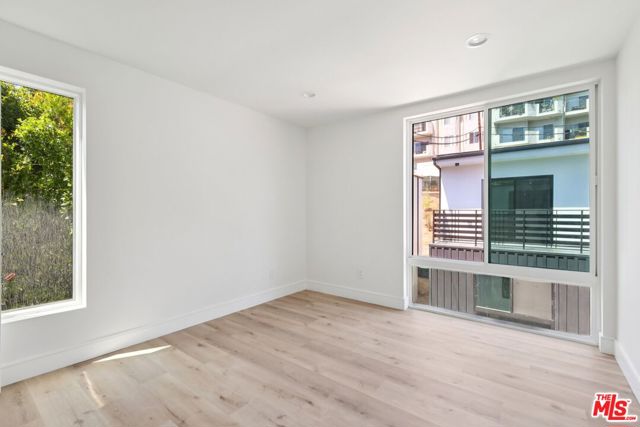 2111 1/2 Holly Drive, Los Angeles CA: https://media.crmls.org/mediaz/25d95a3e-f1c8-4fe4-9173-af5c59cb1e08.jpg