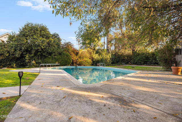 17350 Osborne Street, Sherwood Forest CA: https://media.crmls.org/mediaz/25d9b88f-a84b-411f-b7aa-fa7cd565a6be.jpg