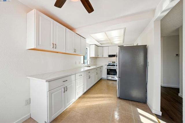 2524 Brazil Ct, Antioch CA: https://media.crmls.org/mediaz/25da3937-3f41-4002-8fbb-3de8faefcd1b.jpg