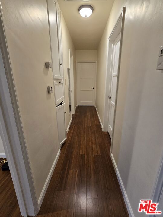 2944 Mayfield Avenue, La Crescenta CA: https://media.crmls.org/mediaz/25dab059-9a45-4bb3-8874-17f70809082b.jpg