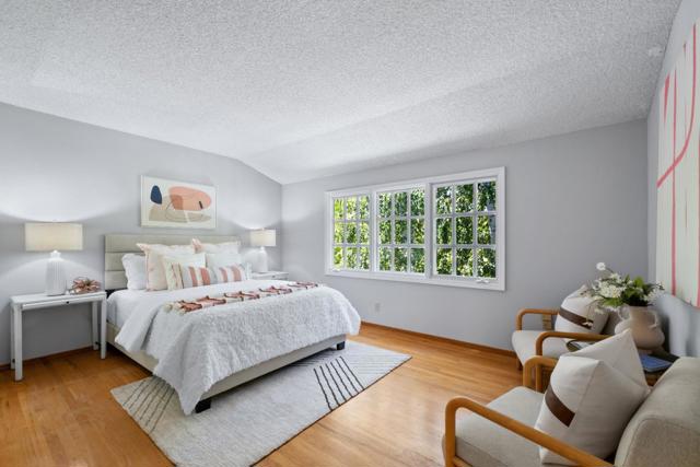 949 Wing Place, Stanford CA: https://media.crmls.org/mediaz/25dbbd4a-081a-4220-9664-0bcf9c7496e7.jpg