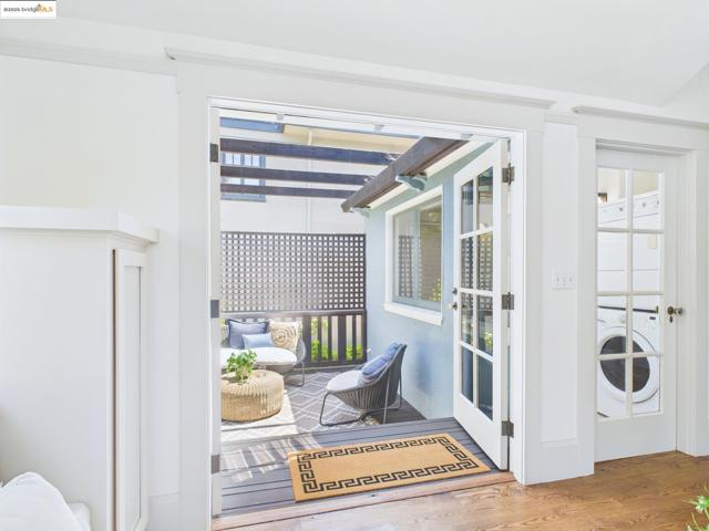 5920 Ivanhoe Rd, Oakland CA: https://media.crmls.org/mediaz/25dbe7ad-82eb-435d-91a2-5bb855194c95.jpg