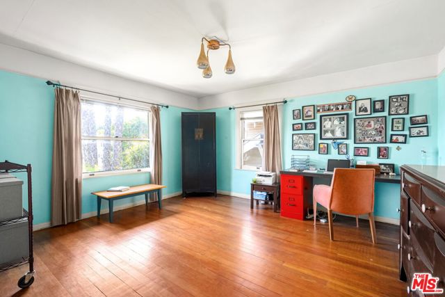 1501 S Harvard Boulevard, Los Angeles CA: https://media.crmls.org/mediaz/25dc7df3-ab4f-4f84-9908-531c7b7573c2.jpg
