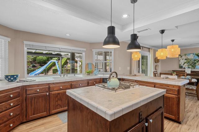 620 Lacrosse Place, Escondido CA: https://media.crmls.org/mediaz/25dcaa4e-0835-4621-a5d5-c5b37ceec7fc.jpg