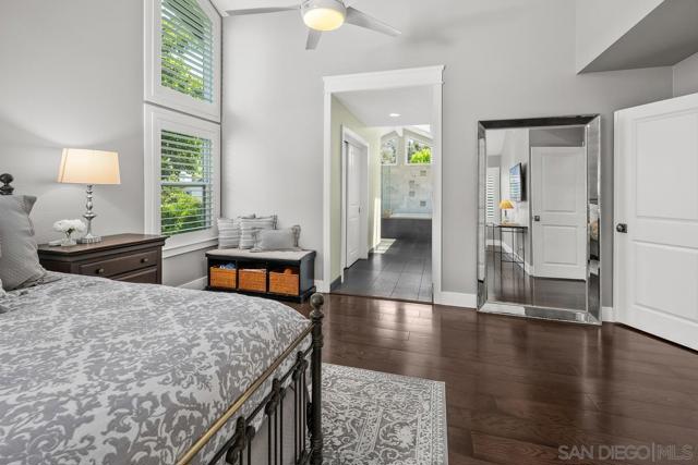 12516 Rougemont Pl, San Diego CA: https://media.crmls.org/mediaz/25dd30ee-13f2-4317-a38e-ec36e2b0e981.jpg