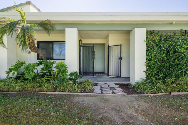 1000 Saint Thomas Circle, Palm Springs, CA 92264