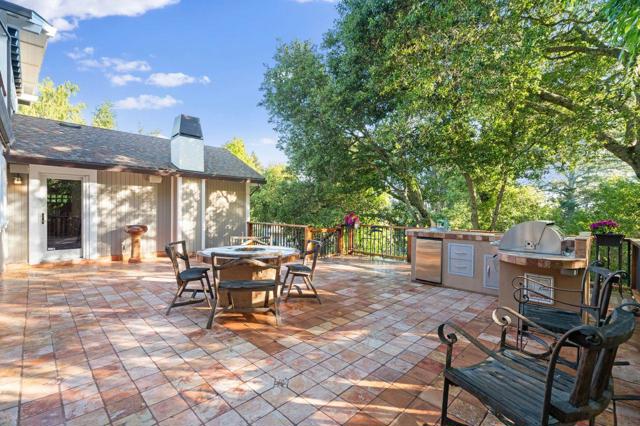 23447 Skyview Terrace, Los Gatos CA: https://media.crmls.org/mediaz/25de317b-bec7-4fe6-82ff-79181f5996dd.jpg