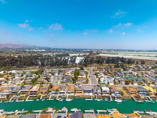 2851 Seahorse Avenue, Ventura CA: https://media.crmls.org/mediaz/25df18b6-b6c1-4519-ae78-66fbac1b6169.jpg