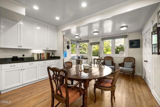 412 Oaklawn Avenue, South Pasadena CA: https://media.crmls.org/mediaz/25e01ae9-ae2c-4420-b590-e9c371cba03f.jpg