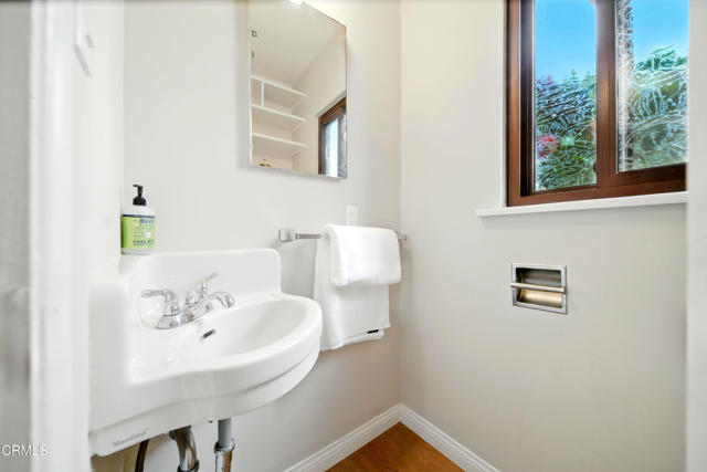 Detail Gallery Image 28 of 40 For 5123 Caroli Ln, La Canada Flintridge,  CA 91011 - 3 Beds | 2/1 Baths