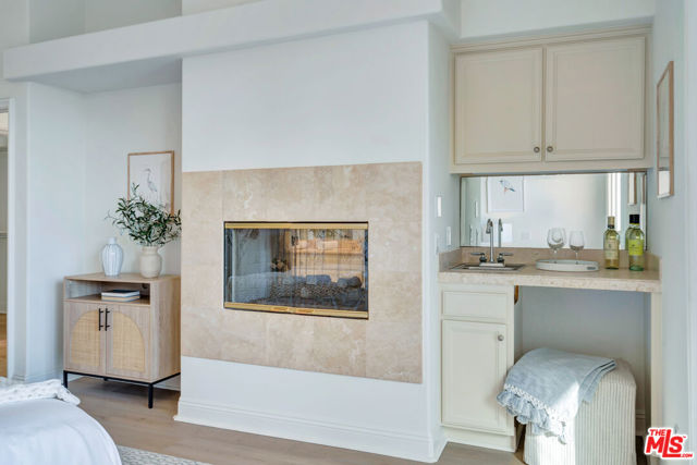 6412 Lunita Road, Malibu CA: https://media.crmls.org/mediaz/25e115b4-5b95-4569-818b-48632d45d887.jpg